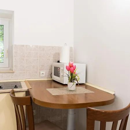 Gorgeous In * Baška Voda